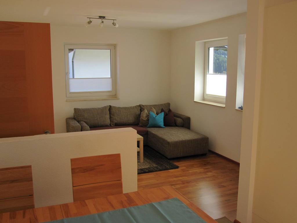 Ferienwohnung Bergpanorama Fulpmes Zimmer foto