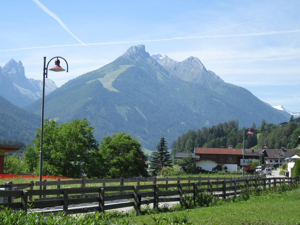 Ferienwohnung Bergpanorama Fulpmes Zimmer foto